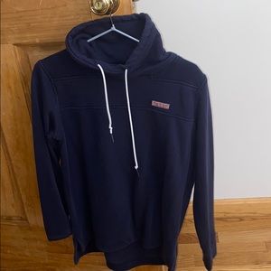 Super cute women’s vineyard vines sweatshirt!